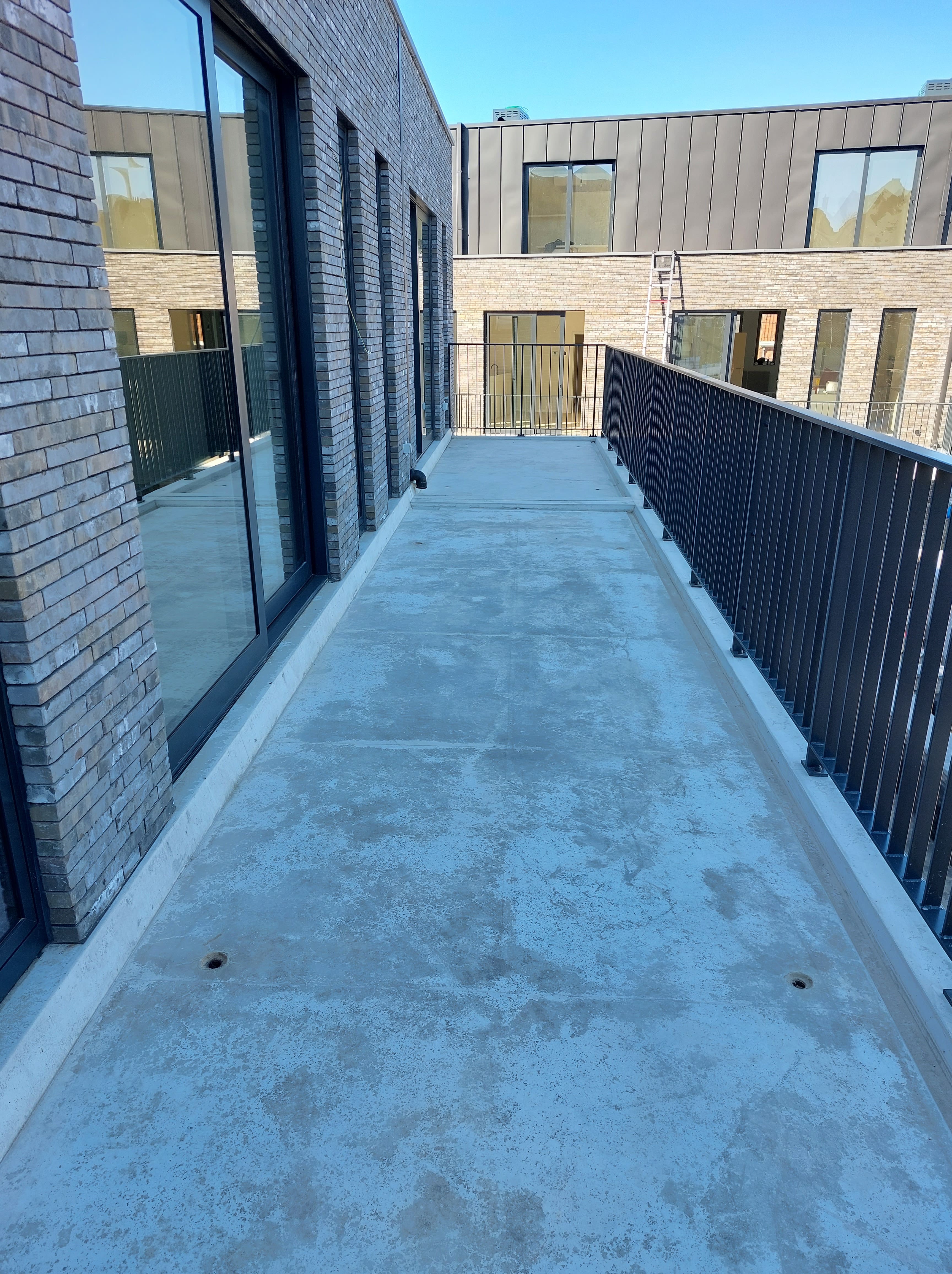 01 Balkonherstel plaatsen van een coating-min.jpg